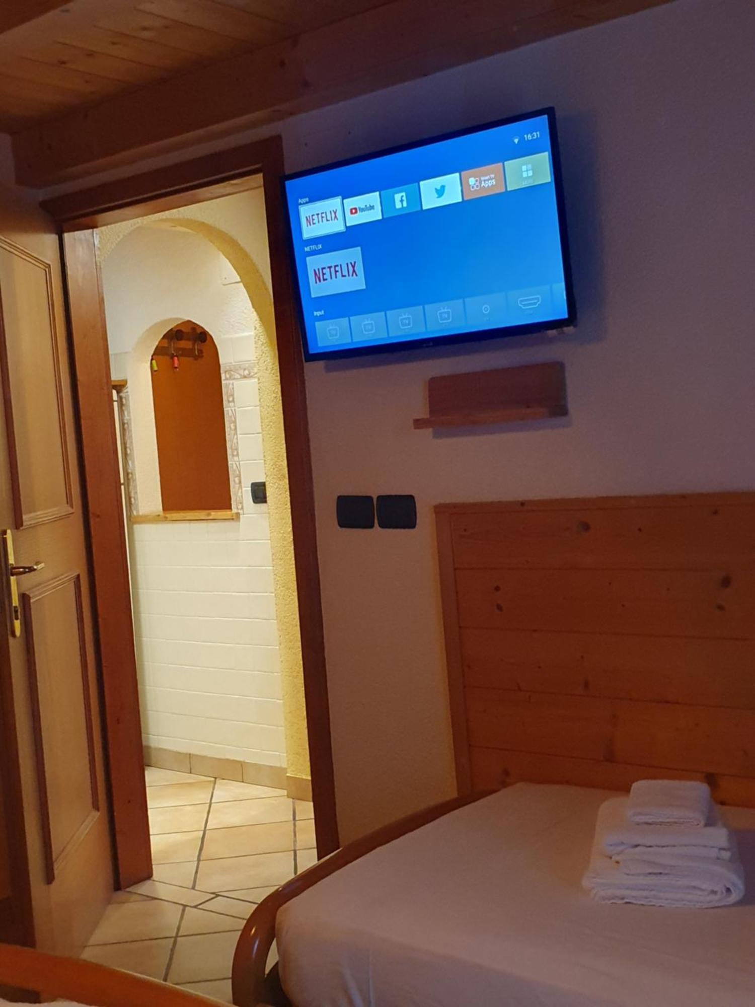 Casa Claudio-Appartamenti In Centro Campitello di Fassa Zewnętrze zdjęcie