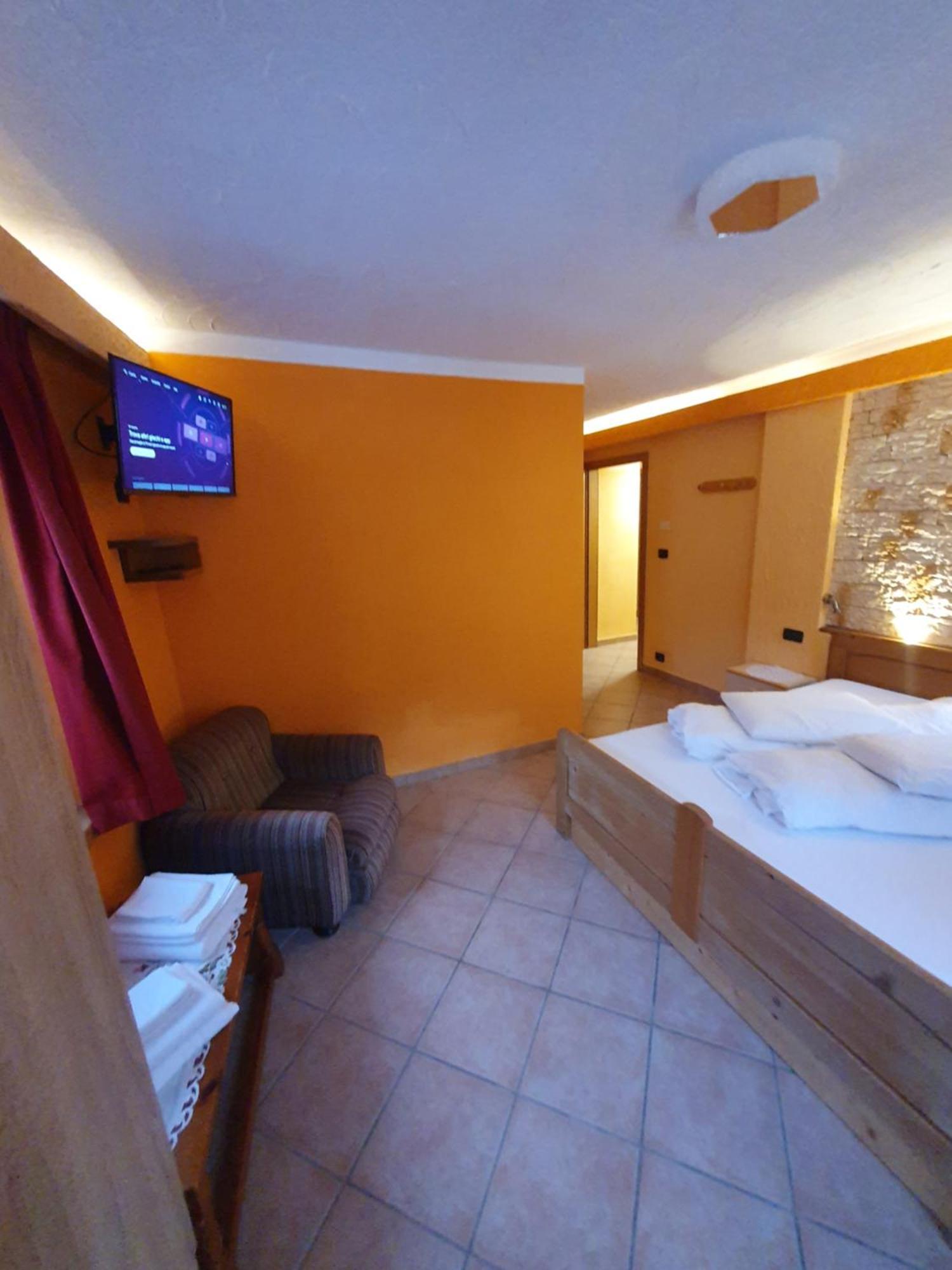 Casa Claudio-Appartamenti In Centro Campitello di Fassa Zewnętrze zdjęcie